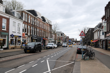 909666 Gezicht op de Amsterdamsestraatweg te Utrecht, met links de panden Amsterdamsestraatweg 116 -hoger.